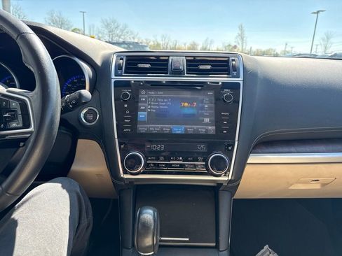 Used 2018 Subaru Outback 2.5i Limited AWD/4WD image 10