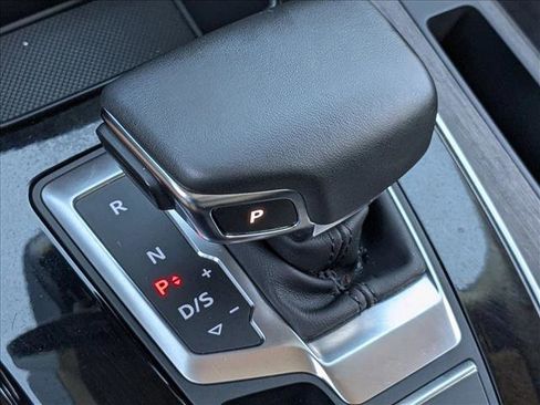 Certified 2025 Audi Q5 2.0T Premium Plus image 12