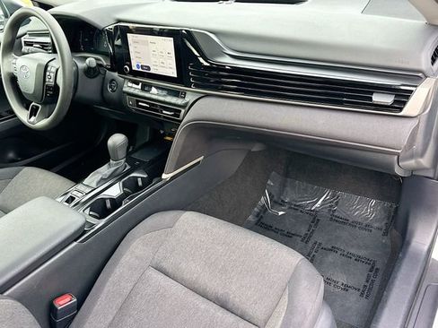 Used 2025 Toyota Camry LE image 27