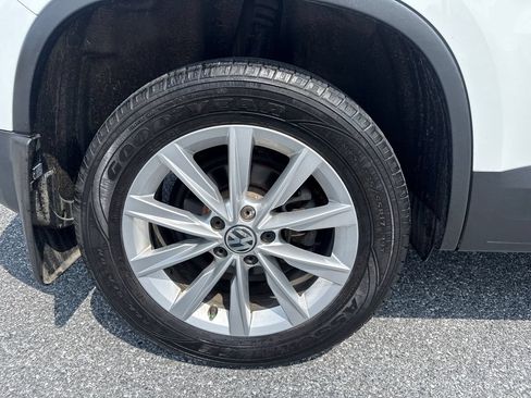 Used 2017 Volkswagen Tiguan S FWD image 32