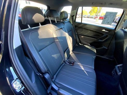Used 2022 Volkswagen Tiguan SE image 26