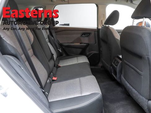 Used 2022 Nissan Rogue S image 23