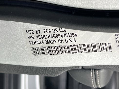 Used 2023 Jeep Grand Cherokee Altitude image 31