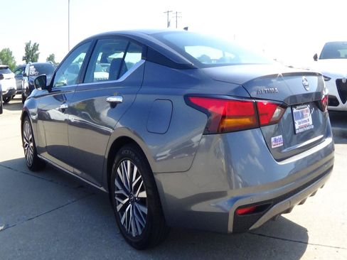 Used 2025 Nissan Altima 2.5 SV FWD image 8