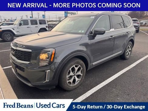 Used 2022 Kia Telluride EX image 3