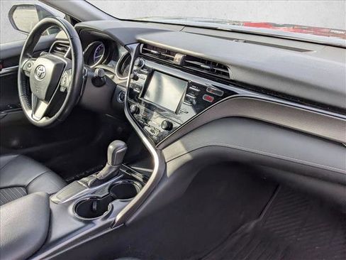 Used 2019 Toyota Camry SE image 21