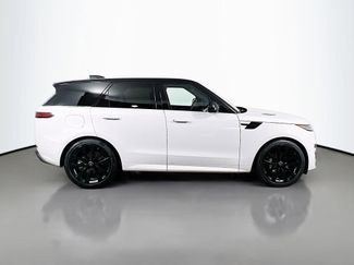 Used 2025 Land Rover Range Rover Sport Dynamic SE video 4