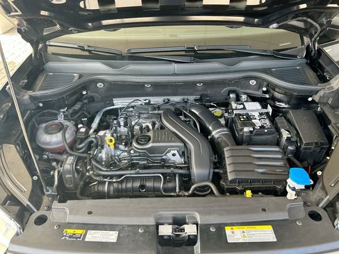Certified 2024 Volkswagen Taos S FWD image 40