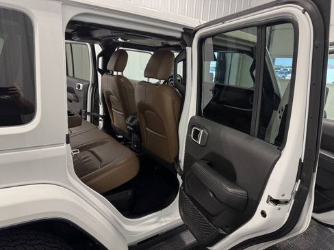 Used 2021 Jeep Wrangler Unlimited Sahara w/ Cold Weather Group AWD/4WD image 21