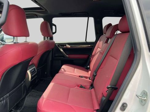 Used 2023 Lexus GX 460 Premium w/ Premium Package image 17