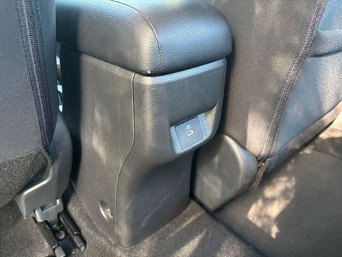 Used 2025 Nissan Versa SV image 23