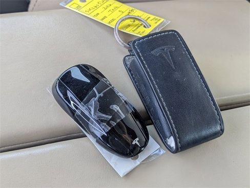 Used 2016 Tesla Model S 75 image 33