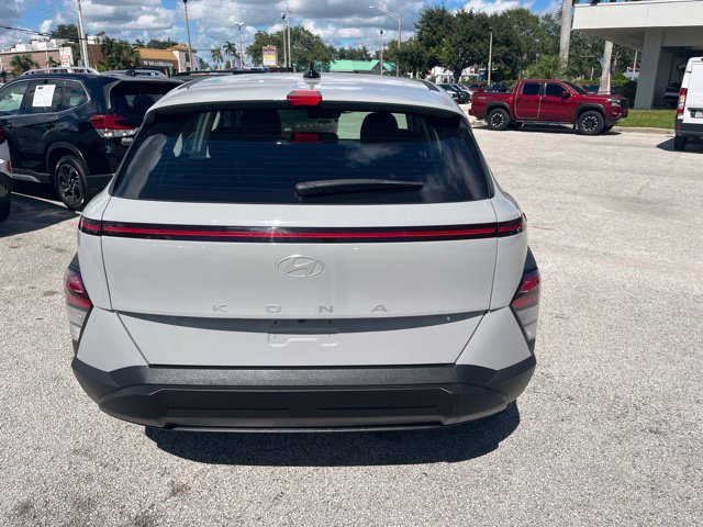 Used 2024 Hyundai Kona SE FWD image 6