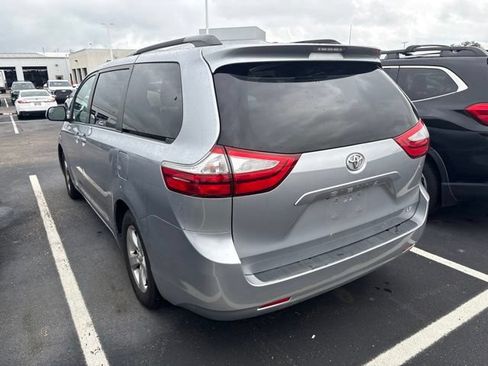 Used 2017 Toyota Sienna LE FWD image 4