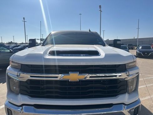 Used 2025 Chevrolet Silverado 2500 LT w/ Safety Package image 4