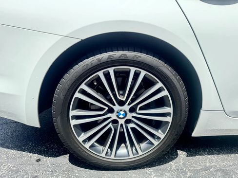 Used 2019 BMW 530i w/ Convenience Package RWD image 17