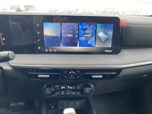 New 2026 Nissan Kicks SV image 8