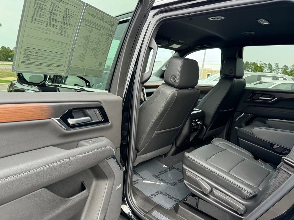Used 2026 GMC Yukon Denali AWD/4WD image 26
