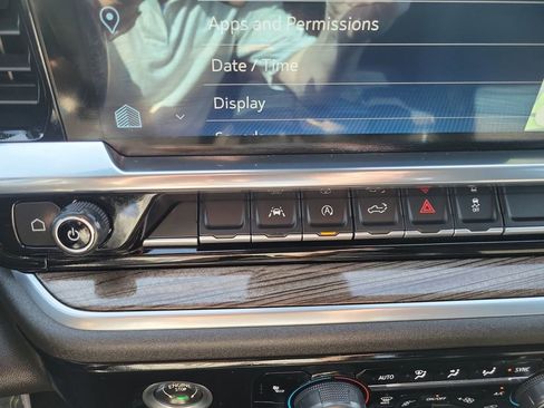 Used 2022 Chevrolet Silverado 1500 LT image 38