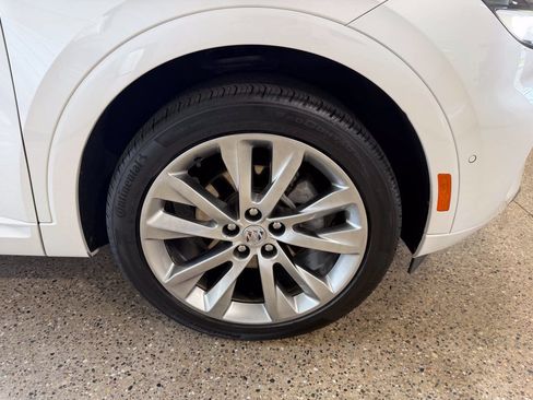 Used 2023 Buick Envision Avenir AWD/4WD image 33