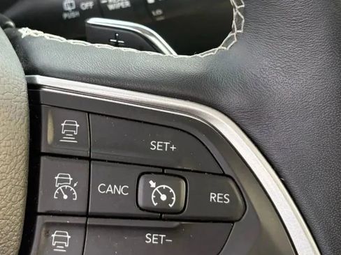 Used 2022 Jeep Grand Cherokee Limited image 26