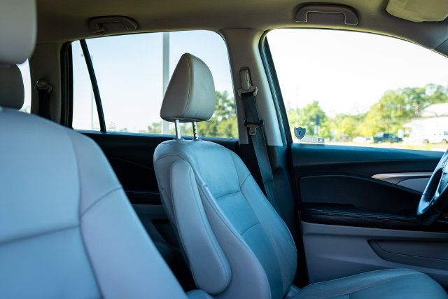 Used 2017 Honda Pilot EX-L image 8