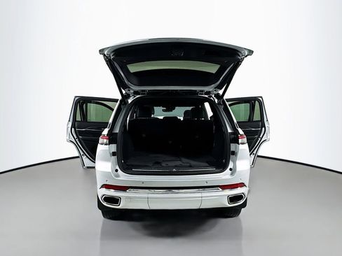 Used 2022 Jeep Grand Cherokee Overland w/ MOPAR Finishing Package image 28