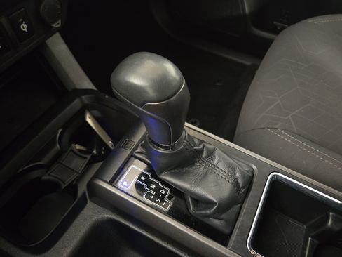 Used 2019 Toyota Tacoma TRD Sport w/ Technology Package image 23