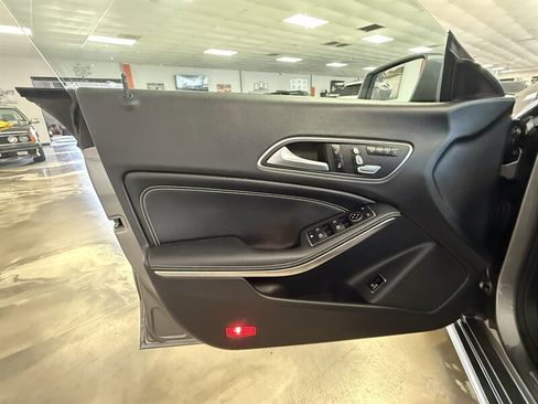 Used 2018 Mercedes-Benz CLA 250 image 11