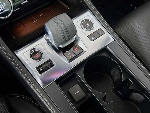 Used 2024 Jaguar F-PACE R-Dynamic S image 18