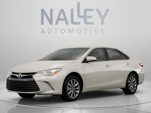 Used 2016 Toyota Camry XLE FWD image 1
