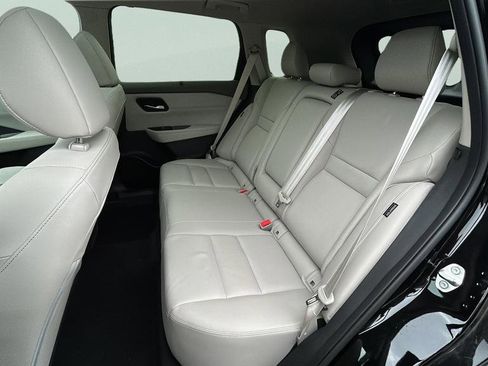 Used 2025 Nissan Rogue SL w/ Tech Package FWD image 24