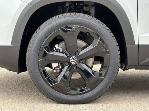 New 2026 Volkswagen Taos SEL AWD/4WD image 7