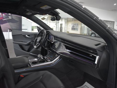 Used 2020 Audi Q8 Premium Plus AWD/4WD image 27