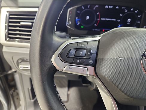 Used 2022 Volkswagen Atlas Cross Sport SE image 12