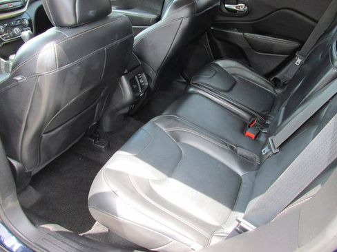 Used 2016 Jeep Cherokee Limited AWD/4WD image 10