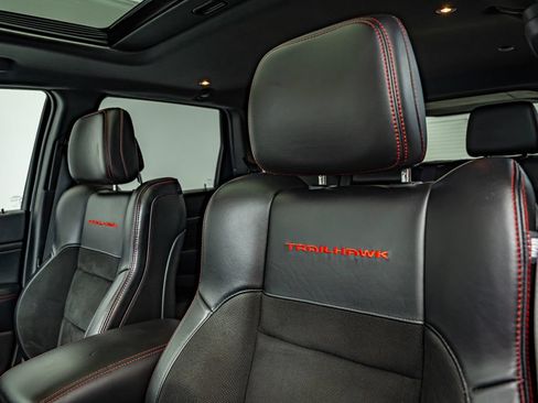 Used 2019 Jeep Grand Cherokee Trailhawk AWD/4WD image 35