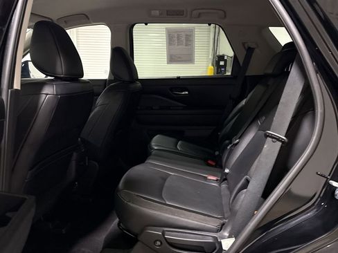 Used 2022 Nissan Pathfinder SL image 23