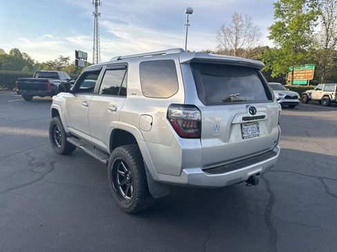 Used 2016 Toyota 4Runner SR5 image 7
