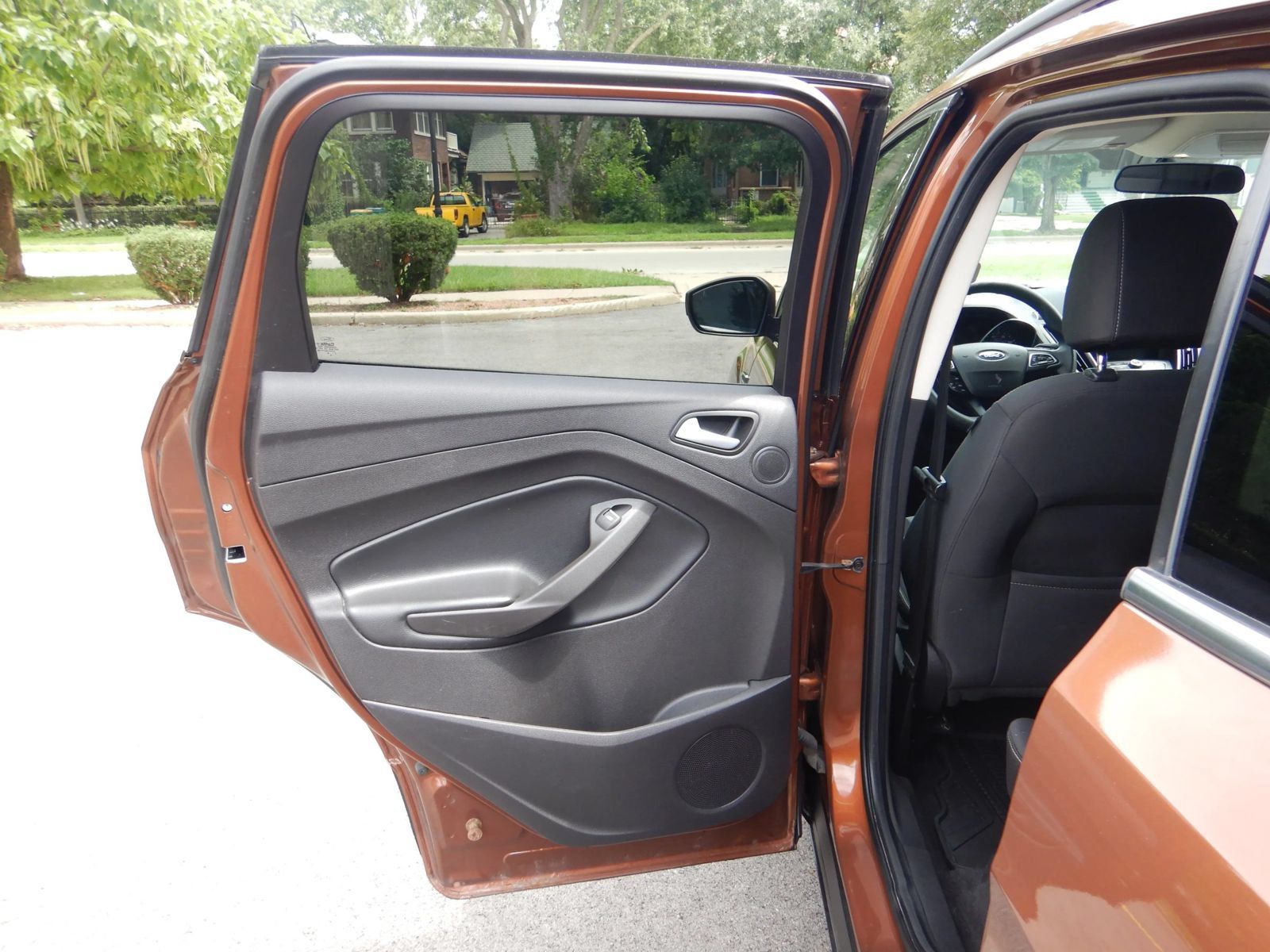 Used 2017 Ford Escape SE w/ Equipment Group 201A AWD/4WD image 15