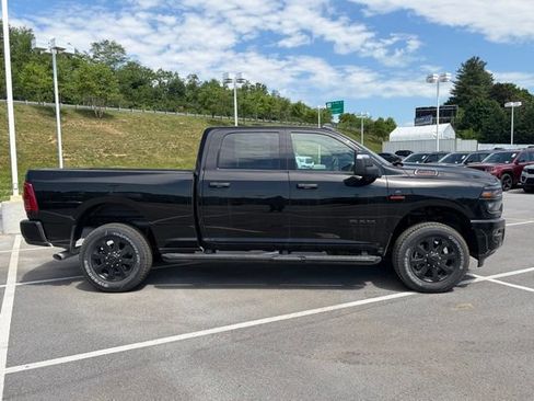 New 2026 RAM 2500 Big Horn AWD/4WD image 9