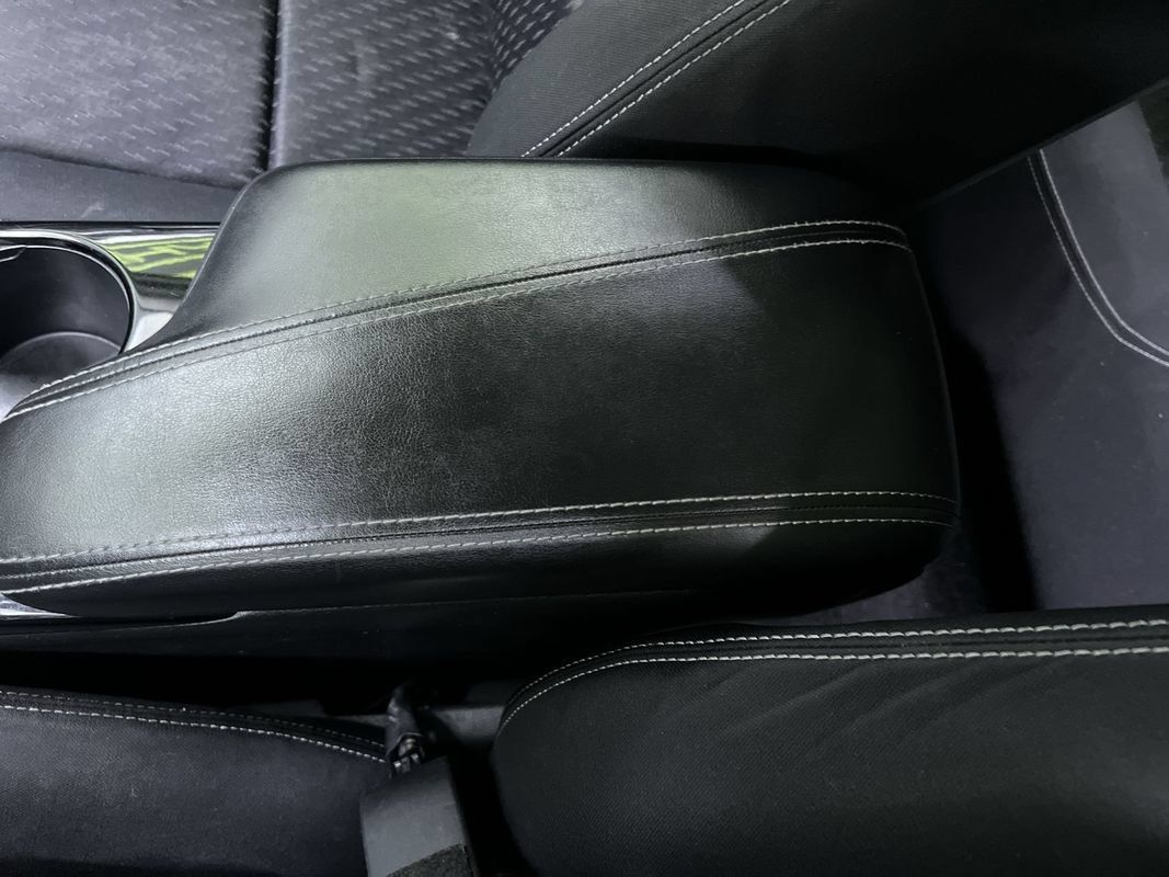 Used 2017 INFINITI QX30 FWD image 24