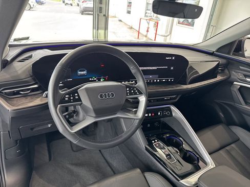 Used 2025 Audi Q5 Premium Plus w/ Premium Plus AWD/4WD image 17