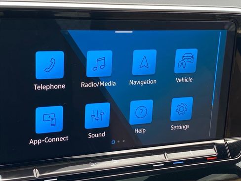 Used 2025 Volkswagen Atlas Cross Sport SEL R-Line image 13