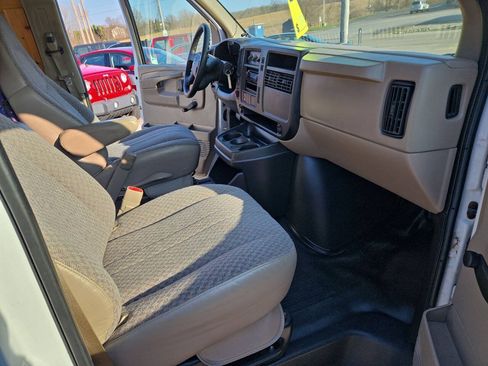 Used 2007 Chevrolet Express 2500 RWD image 26