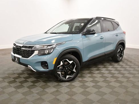 Certified 2025 Kia Seltos S AWD/4WD image 2