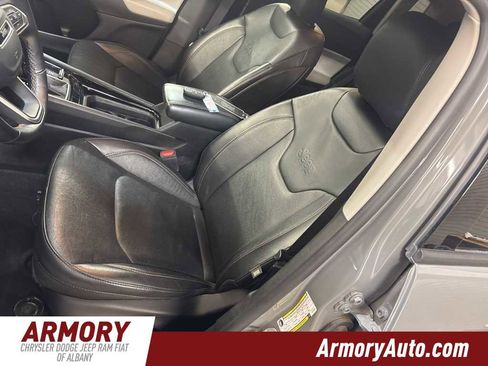 Used 2022 Jeep Compass Limited image 12