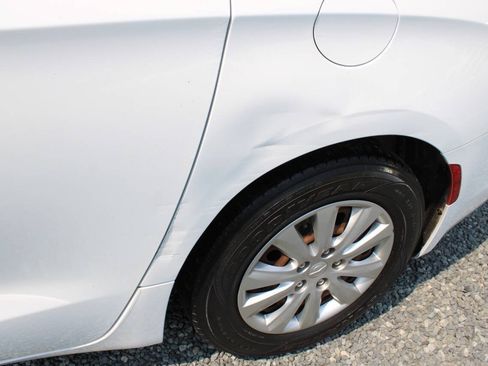 Used 2018 Chrysler Pacifica L FWD image 25