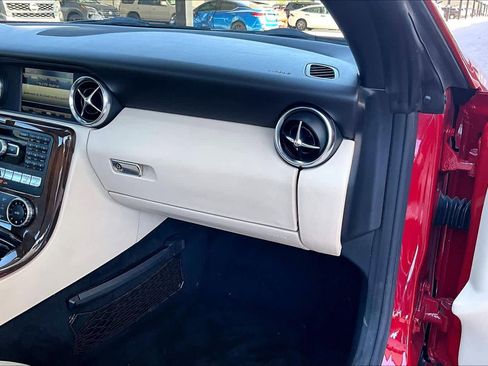 Used 2014 Mercedes-Benz SLK 250 image 18