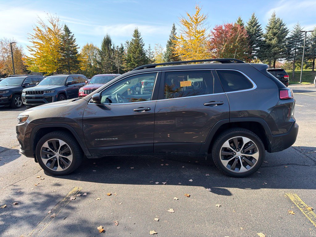 Used 2022 Jeep Cherokee Limited w/ Elite Package AWD/4WD image 6